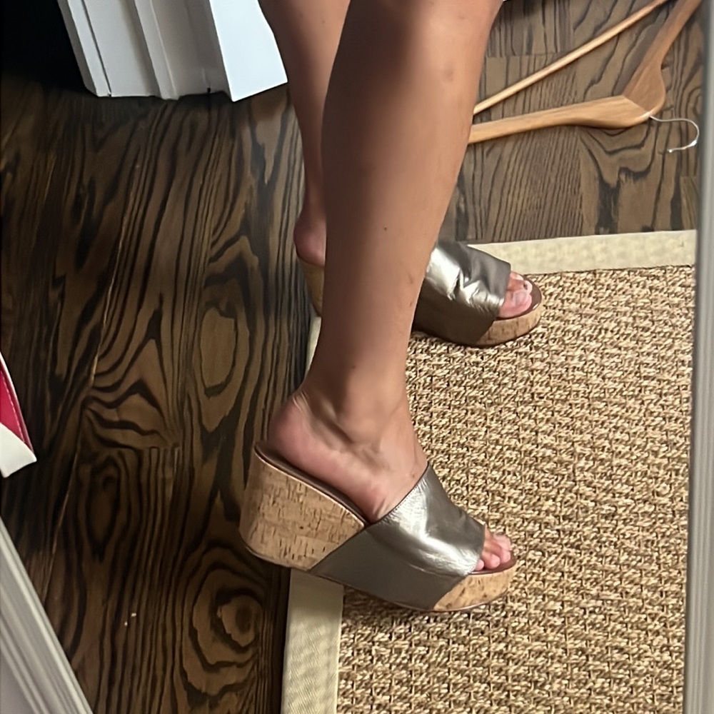 Diane von Furstenberg DVF metallic wedge heeled sandals. Vintage !